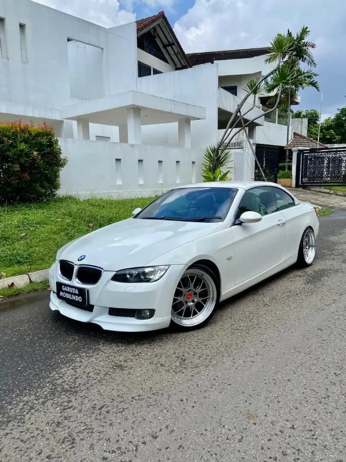 BMW E93 325i 2008