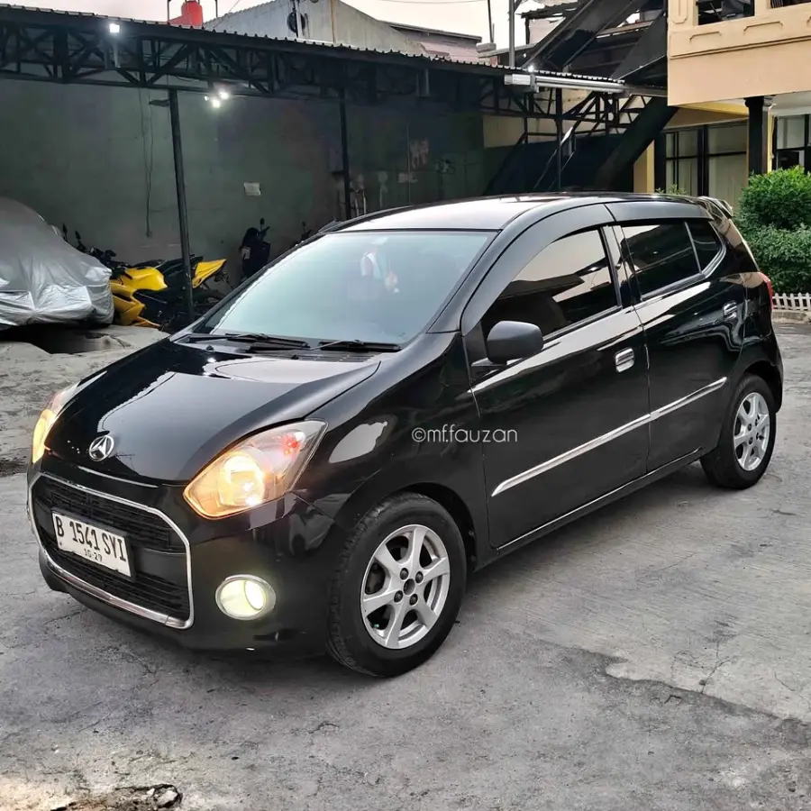 Daihatsu Ayla 1.0 X 2013