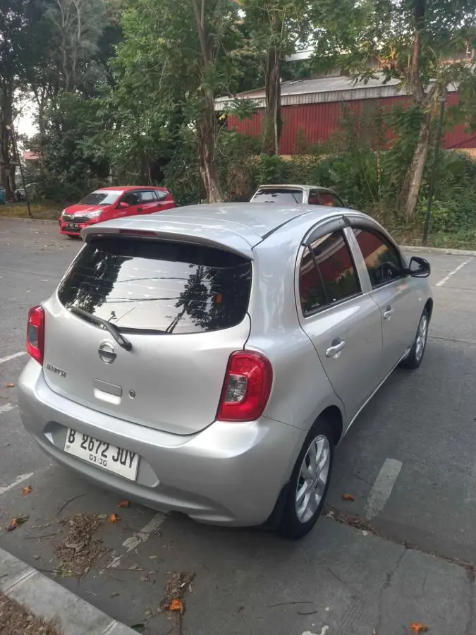 Nissan March 1.2 2015