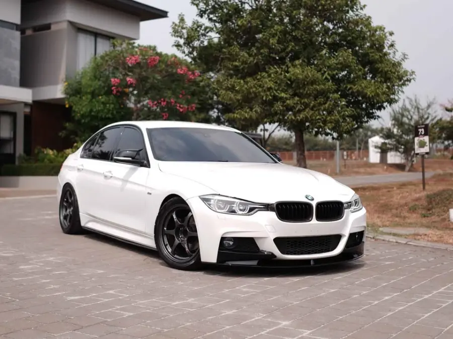 BMW F30 320i 2016