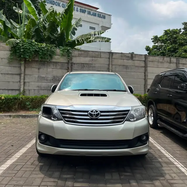 Toyota Fortuner 2.4 G 2014