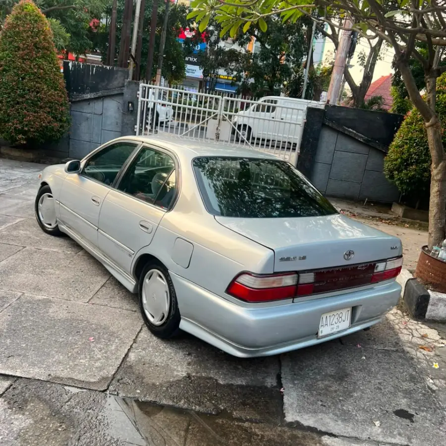 Toyota Corolla 1.6 SEG 1995
