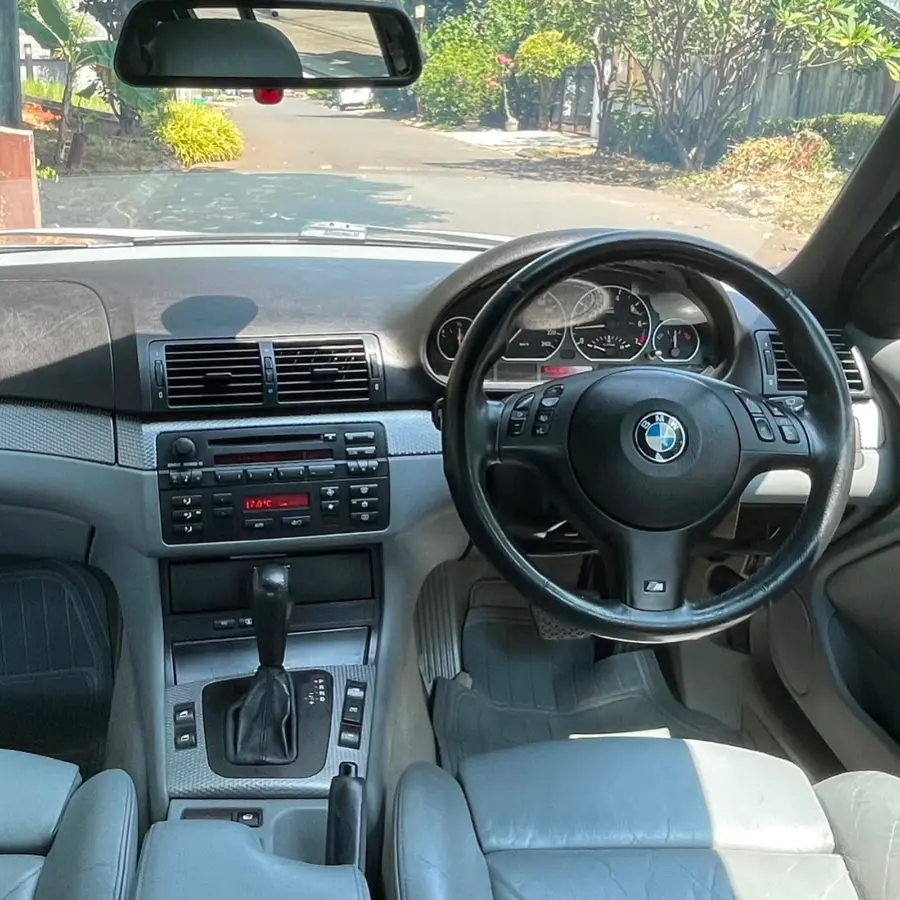 BMW E46 330i 2004