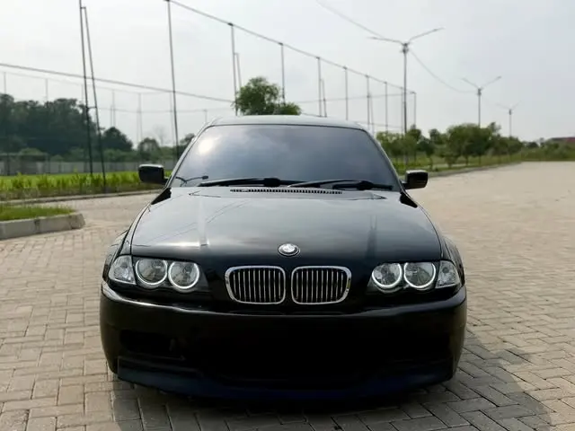 BMW E46 325i 2001