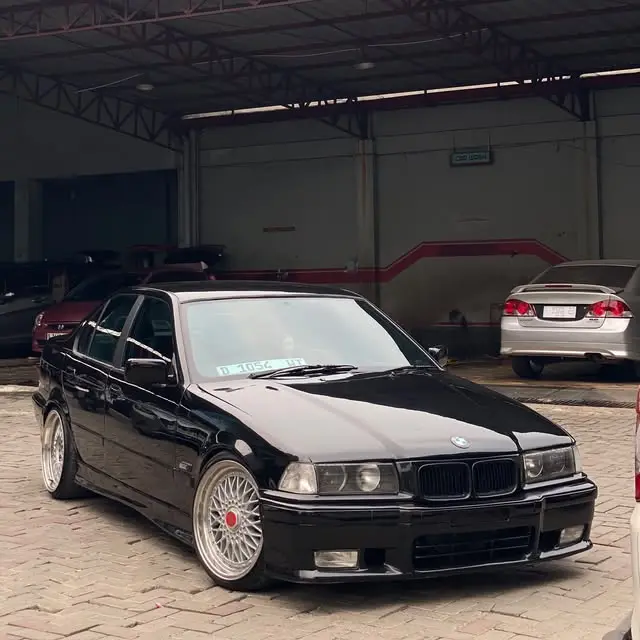 BMW E36 323i 1997