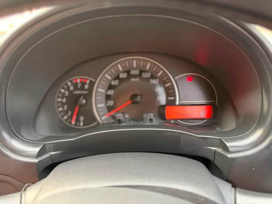 Nissan March 1.2 XS 2014