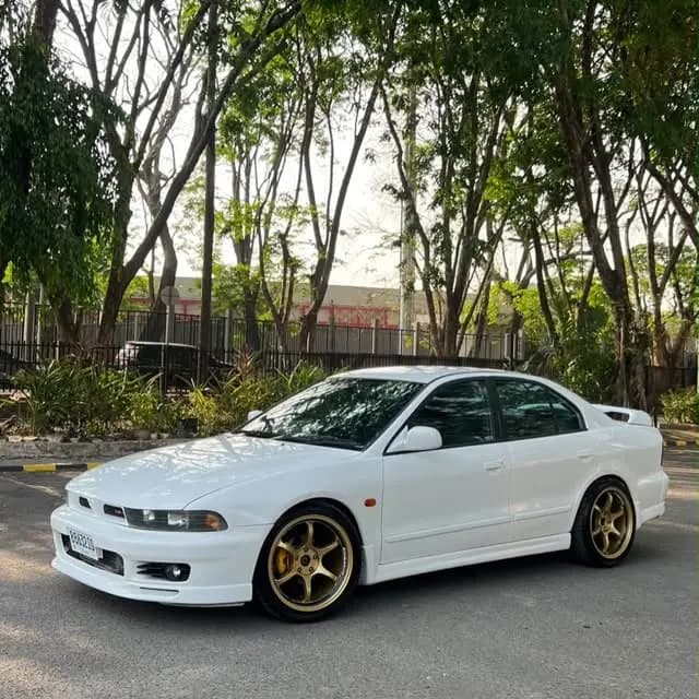 Mitsubishi Galant ST 2001