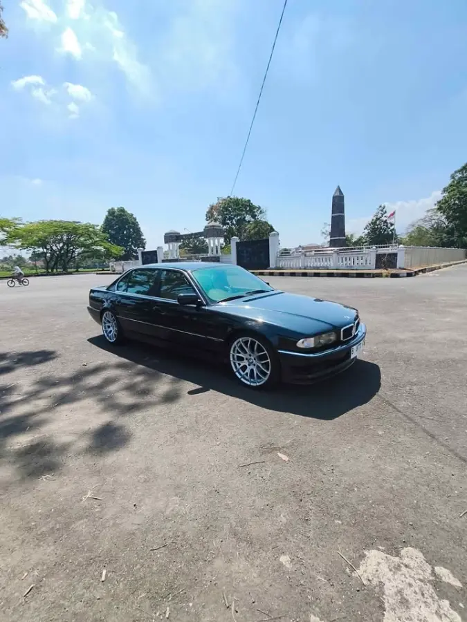 BMW E38 735iL 1997