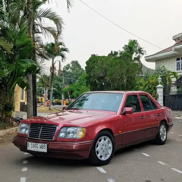 Mercedes-Benz E 220 1992