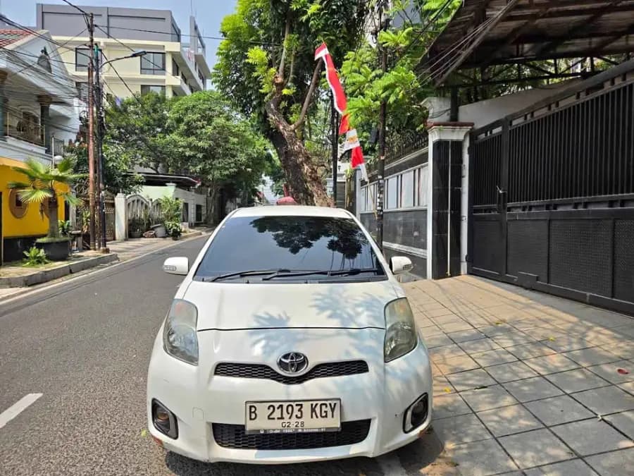 Toyota Yaris J 2012