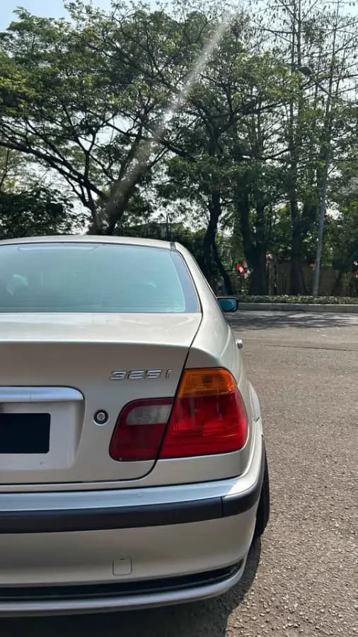 BMW E46 325i 2001