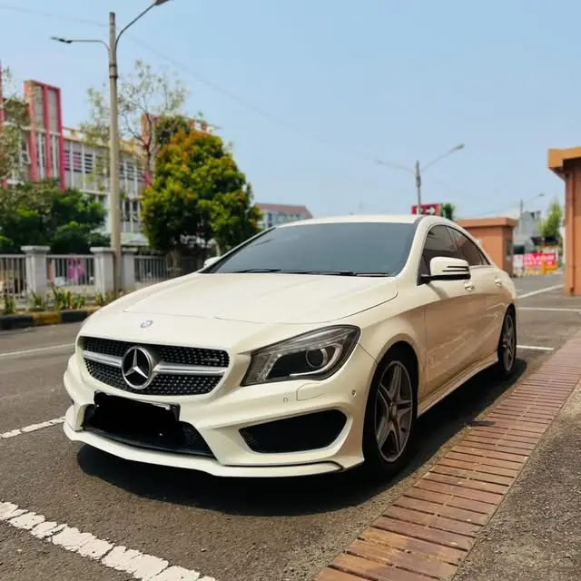 Mercedes-Benz CLA 200 AMG Line 2015