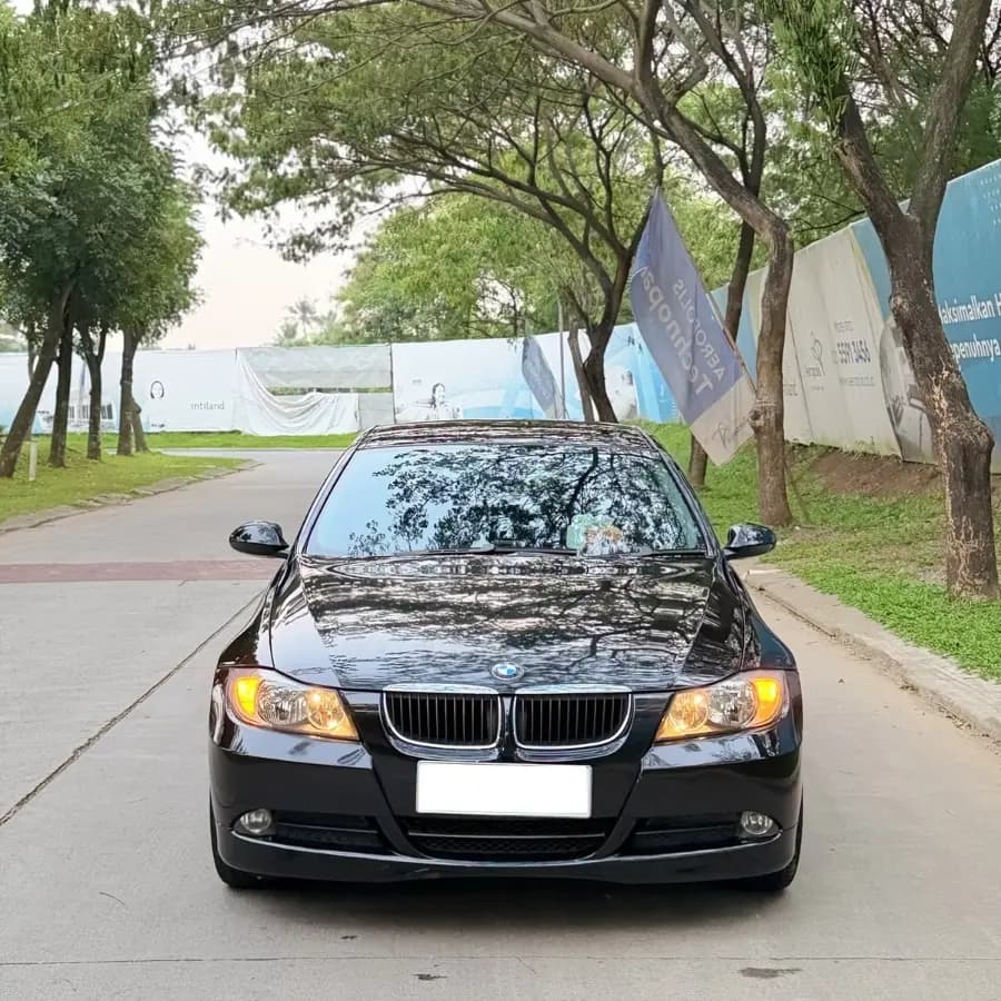 BMW E90 320i 2008