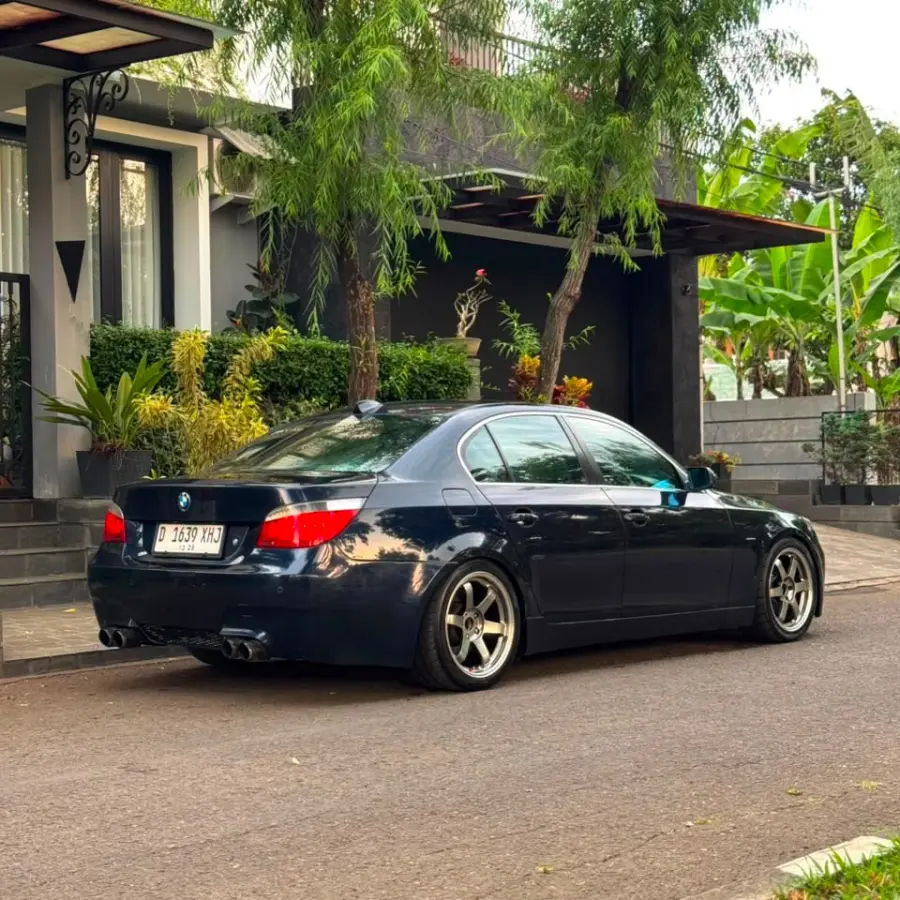 BMW E60 520i 2004