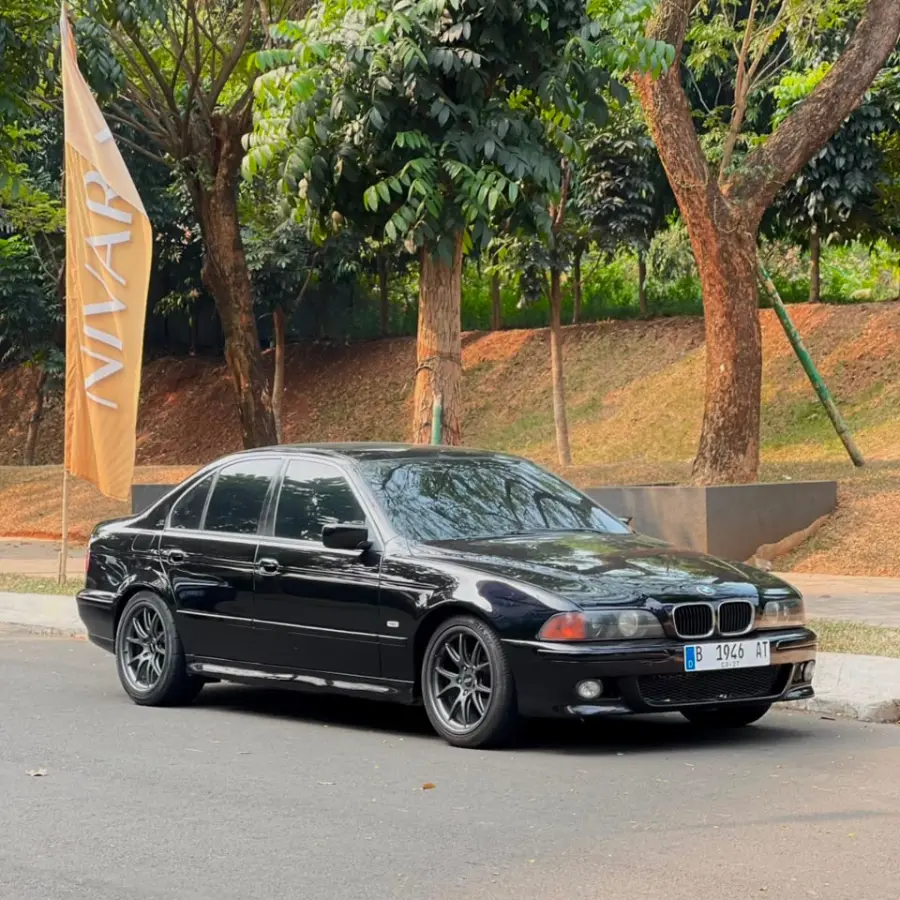 BMW E39 528i 1997