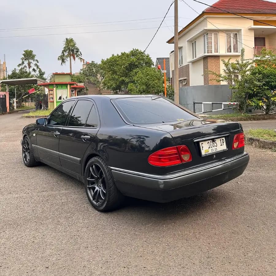 Mercedes-Benz E 320 Elegance 1996