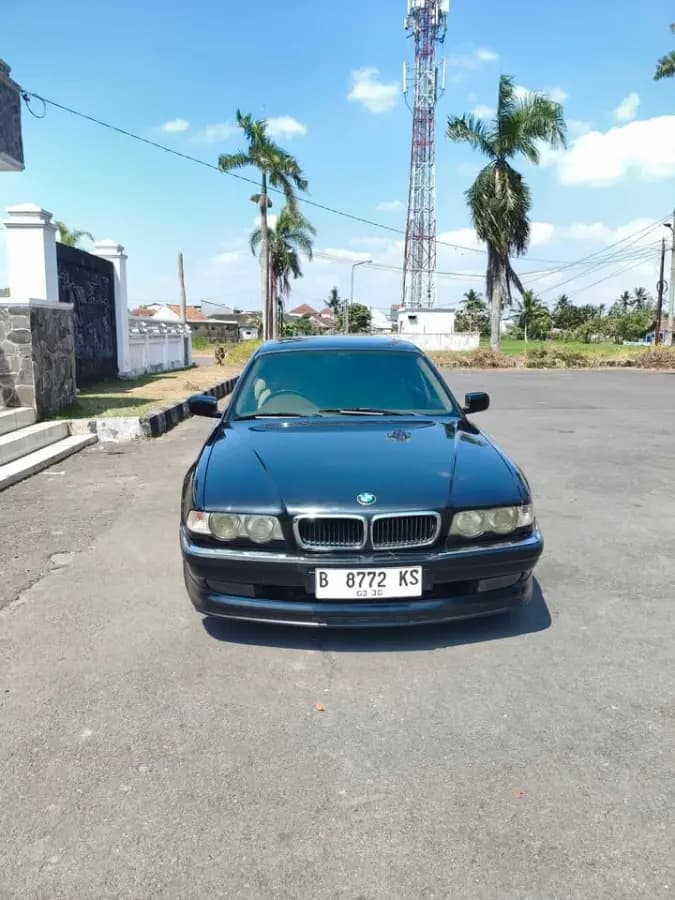 BMW E38 735iL 1997