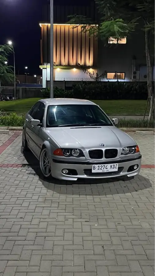BMW E46 323i 2000