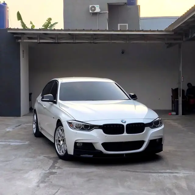 BMW F30 320i 2013