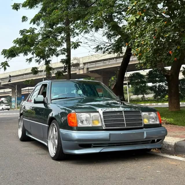 Mercedes-Benz W124 300E 1989