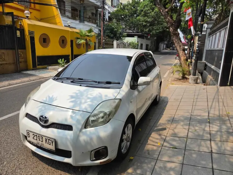 Toyota Yaris J 2012