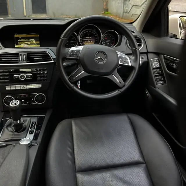 Mercedes-Benz C 200 2012