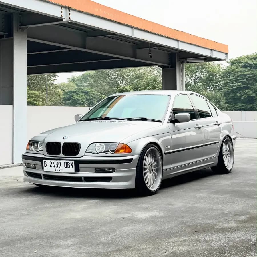 BMW E46 325i 2001