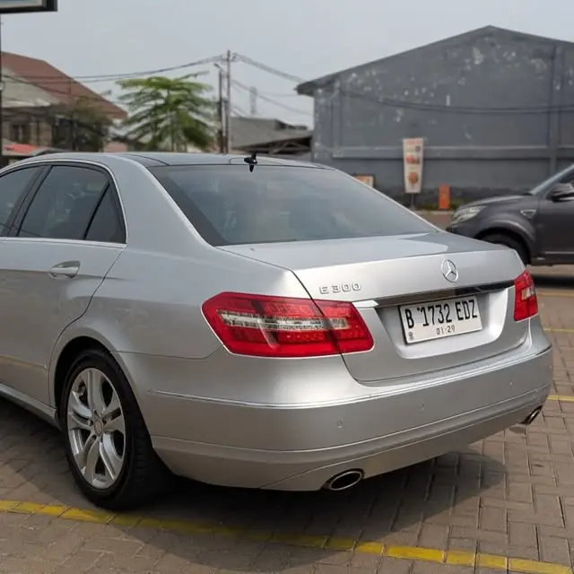 Mercedes-Benz E 300 Avantgarde 2010