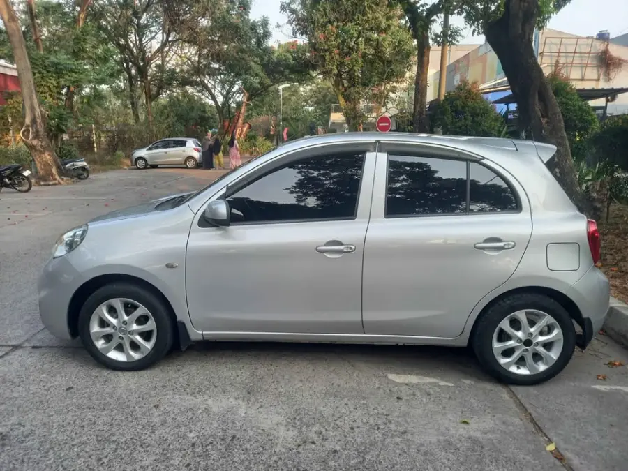 Nissan March 1.2 2015