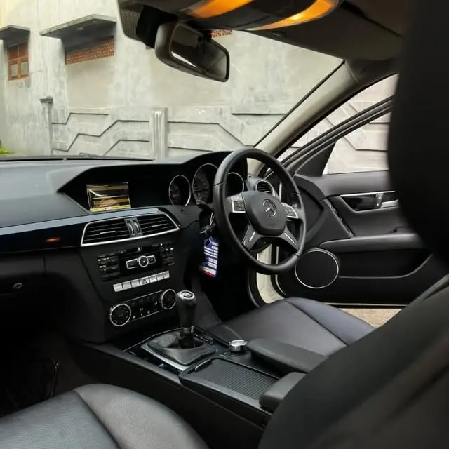 Mercedes-Benz C 200 2012