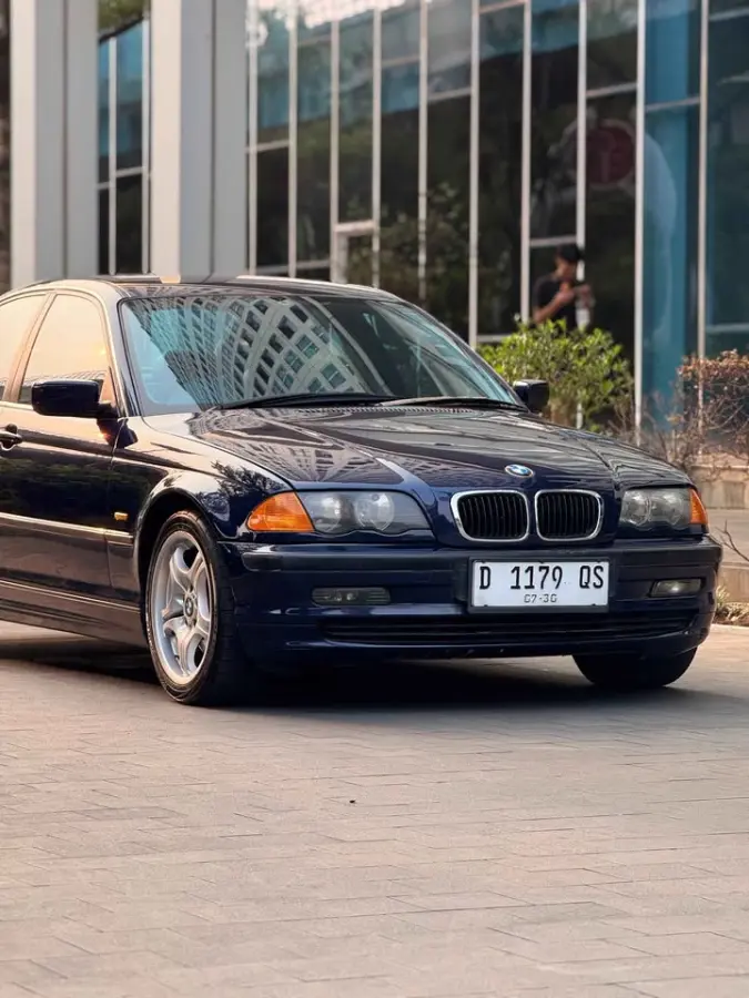 BMW E46 325i 2001
