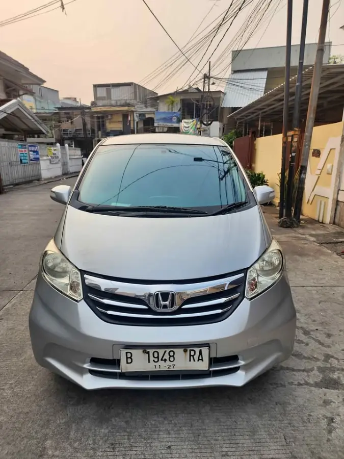 Honda Freed 1.5 E PSD 2012