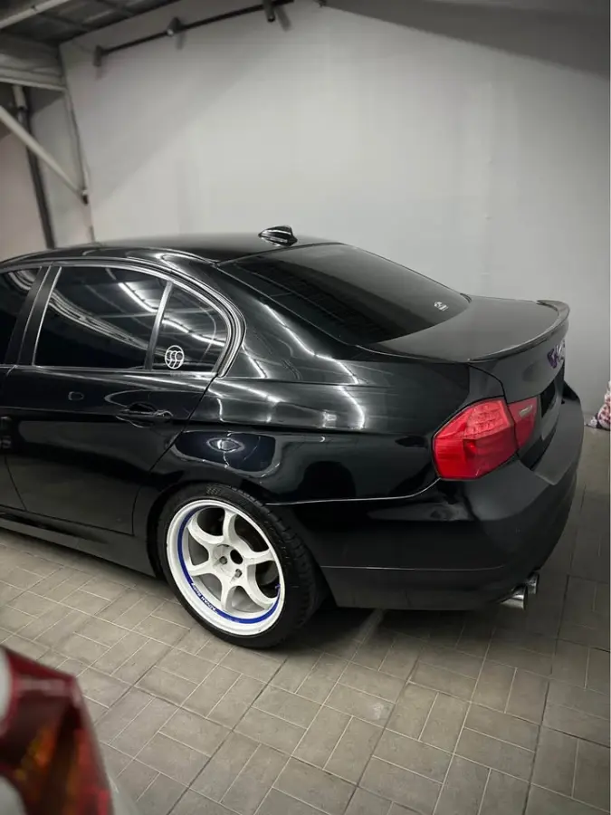 BMW E90 320i 2009