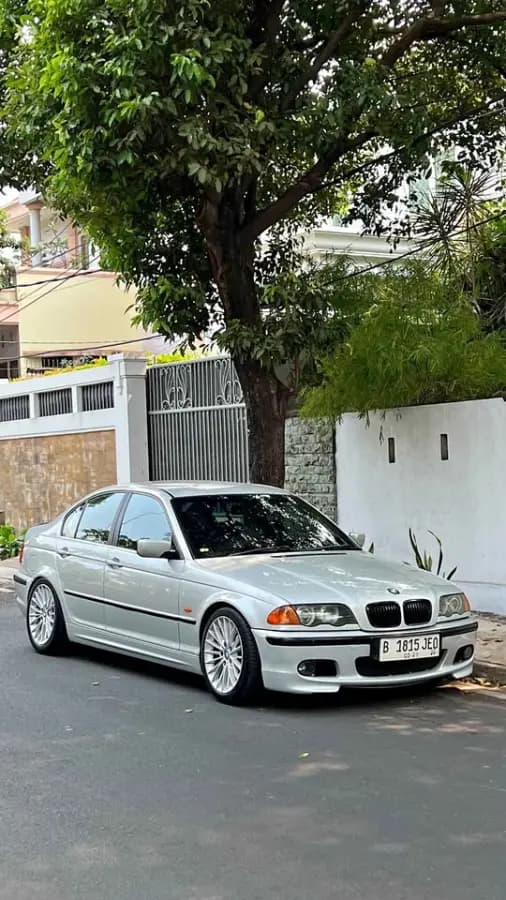 BMW E46 325i 2001