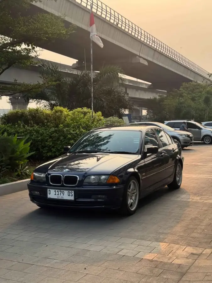 BMW E46 325i 2001