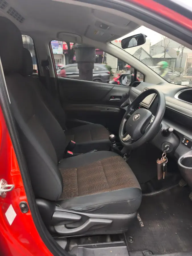 Toyota Sienta 1.5 G 2017